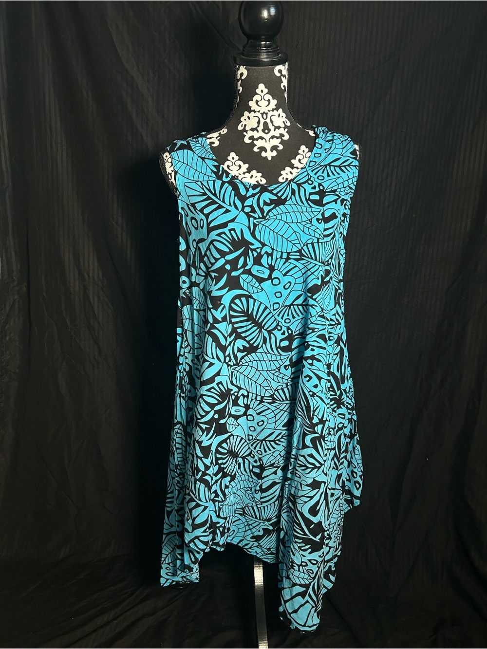 Metropolitan Blue & Black Tropical Leaf Sleeveless Top